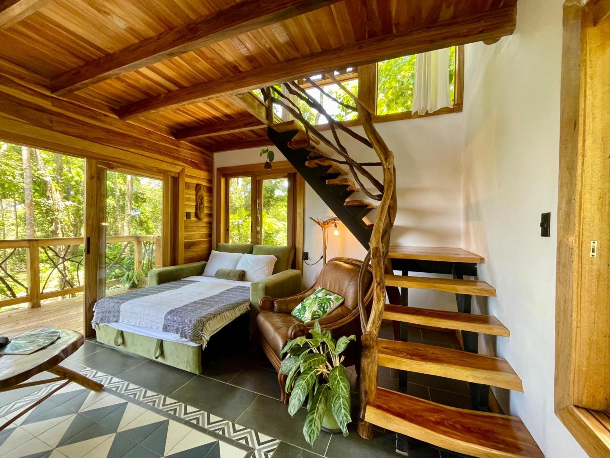 Villa Jungle Spirit Treehouse à Cahuita Extérieur photo