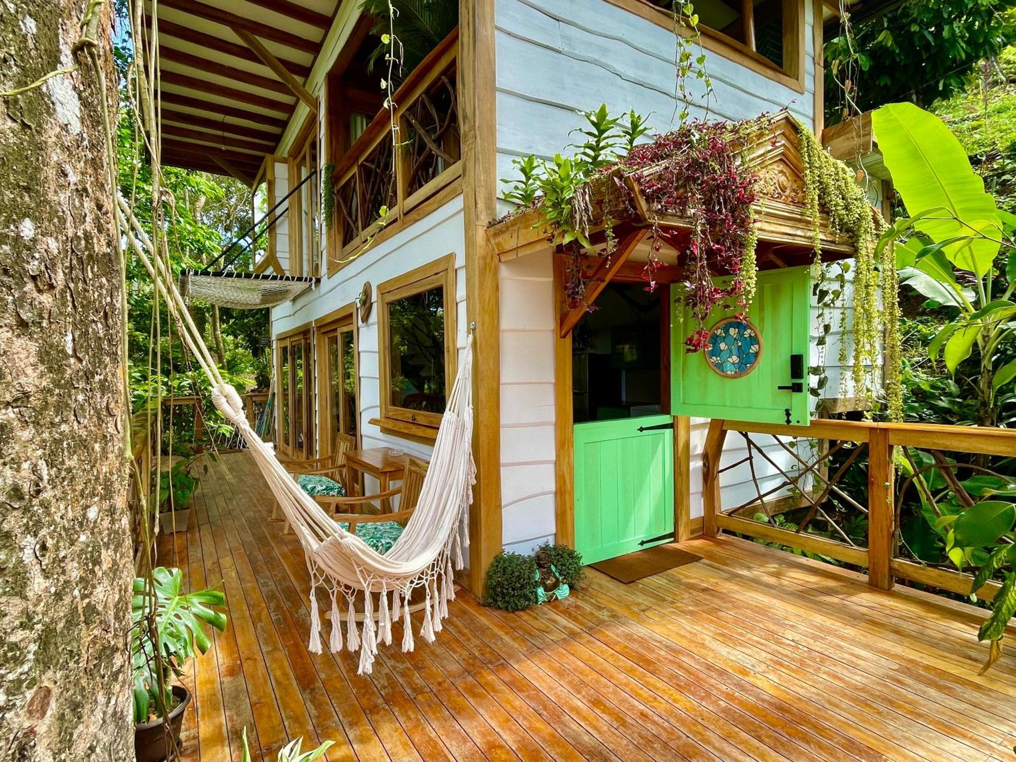 Villa Jungle Spirit Treehouse à Cahuita Extérieur photo